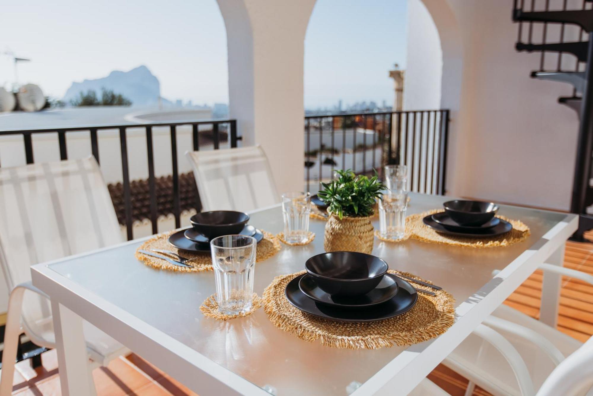 Casa Sunrise - Costa Blanca House With Rooftop, Swimming Pools And Panoramic Sea And Calpe Views Exterior photo