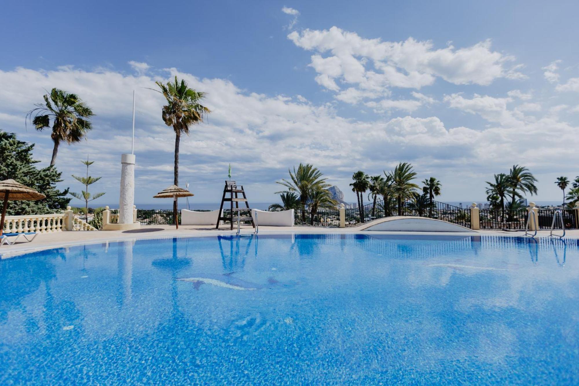 Casa Sunrise - Costa Blanca House With Rooftop, Swimming Pools And Panoramic Sea And Calpe Views Exterior photo